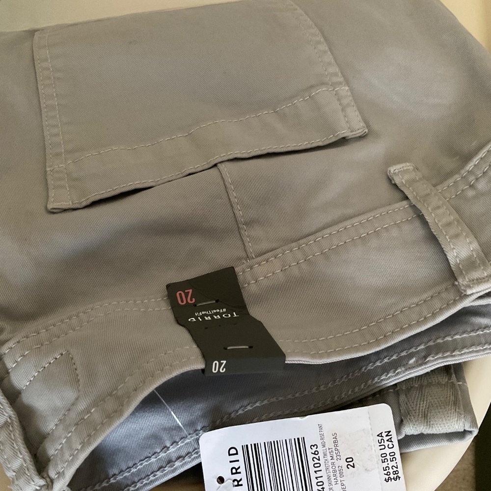 Torrid Gray Aviator Cropped Twill Pants - Picture 5 of 5